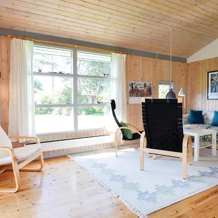 Holiday home 3 Bedroom Lovely In Humble