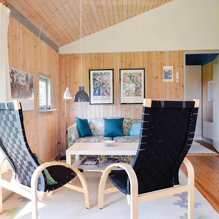 Holiday home 3 Bedroom Lovely In Humble