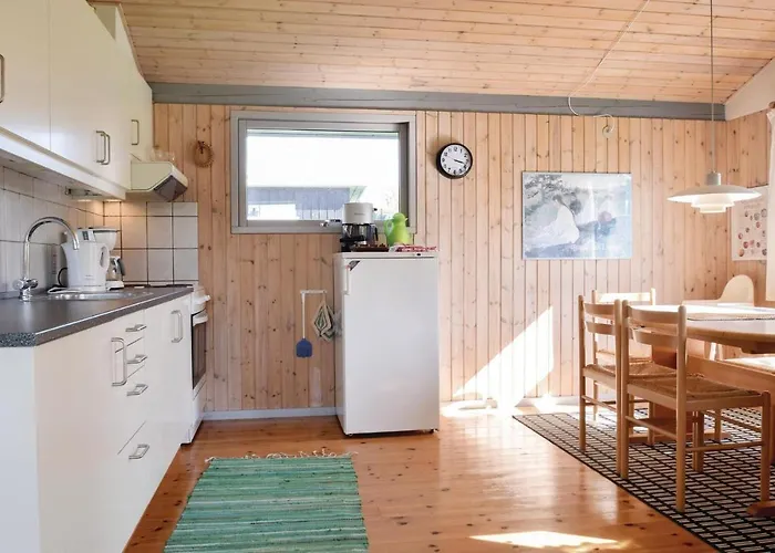 Three-bedroom In Holiday home *